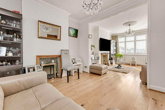 3 Bedroom Terraced House For Sale In Lescombe Road, London, SE23