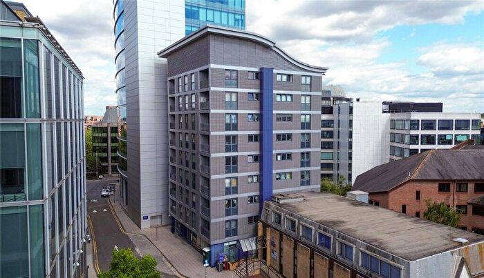 2 Bedroom Apartment For Sale In Abbey Square, Reading, Berkshire, RG1