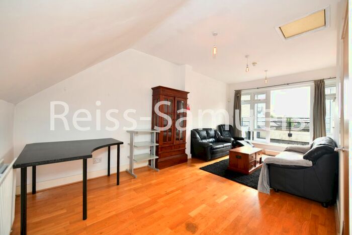 5 Bedroom Town House To Rent In St. Davids Square, Isle Of Dogs, Docklands, London E14