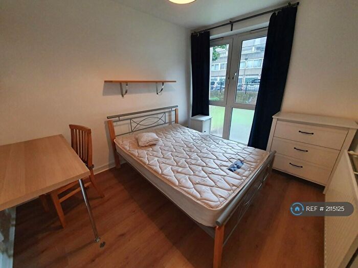 3 Bedroom Maisonette To Rent In Soane House, Kennington, Elephant & Castle, SE17