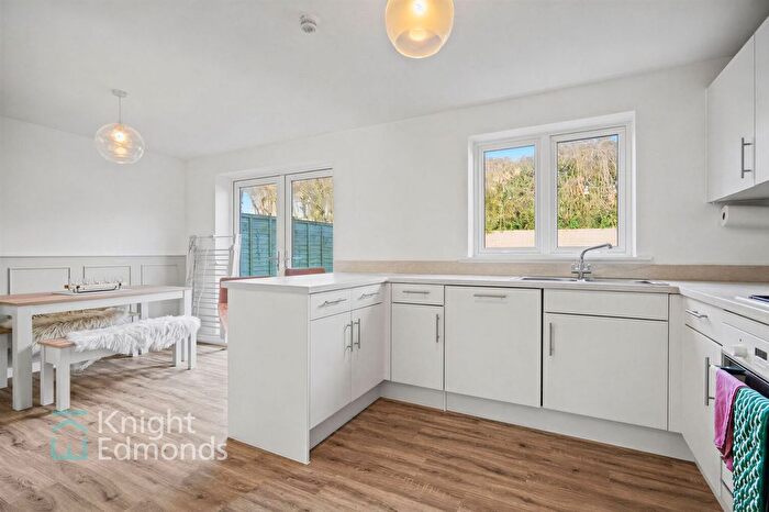 3 Bedroom Detached House For Sale In St. Lawrence Crescent, Coxheath, ME17