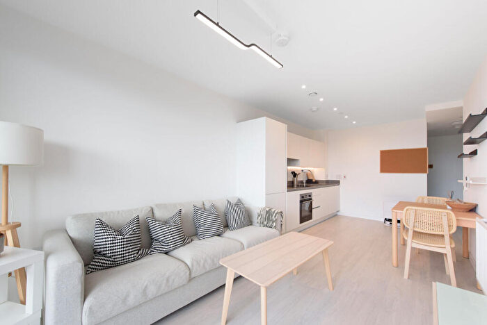 1 Bedroom Flat To Rent In Shearwater Drive, Hendon, London, NW9