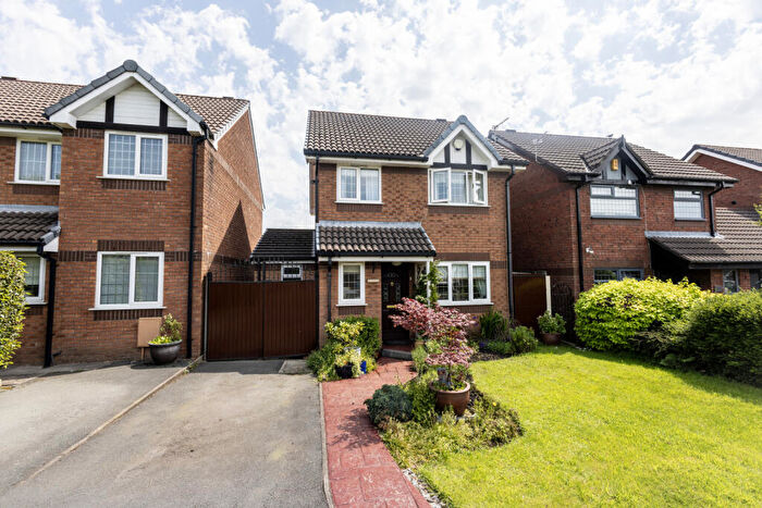 3 Bedroom Detached House For Sale In Peregrine View, Droylsden, M43