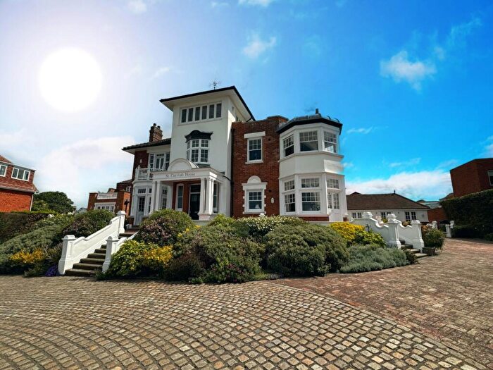 2 Bedroom Flat To Rent In Sea Road, Westgate, Kent, CT8