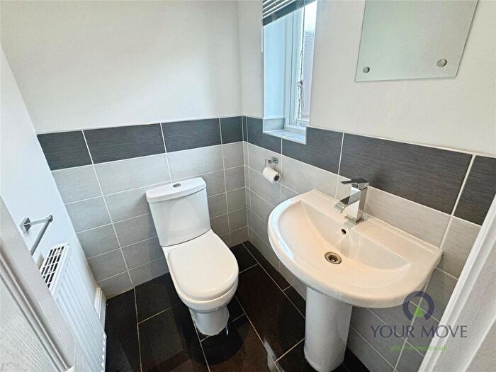 2 Bedroom Detached House To Rent In Blackberry Lane, Halesowen, West Midlands, B63