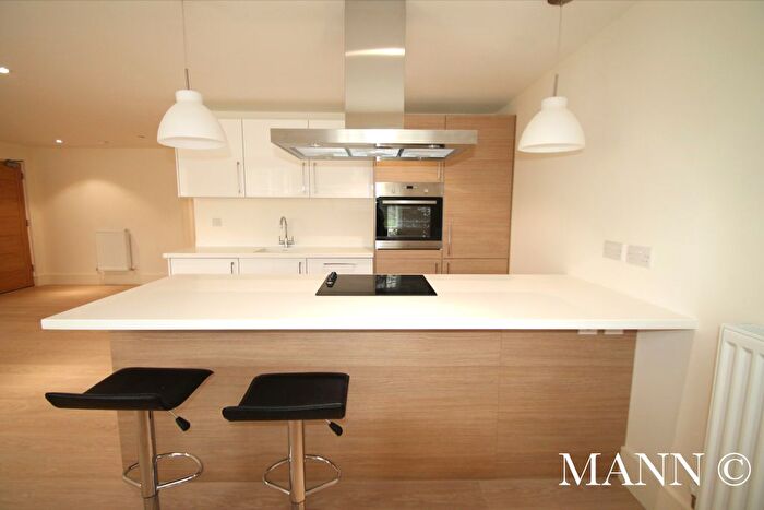 2 Bedroom Flat To Rent In Artillery Court, Redhill, RH1