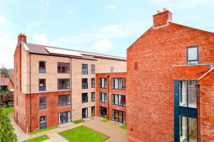 3 Bedroom Apartment For Sale In Regents Gate, Cornwalls Meadow, Buckingham, Buckinghamshire, MK18