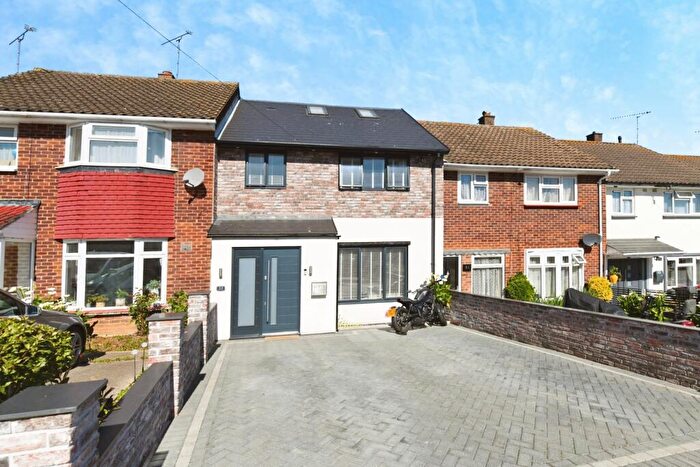 4 Bedroom Terraced House For Sale In Mendip Crescent, Westcliff-on-Sea, Essex, SS0