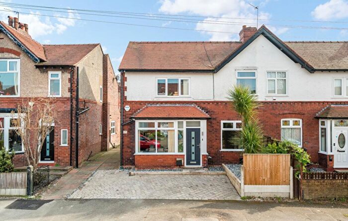 3 Bedroom Semi Detached House For Sale In Blantyre Avenue, Worsley, M28