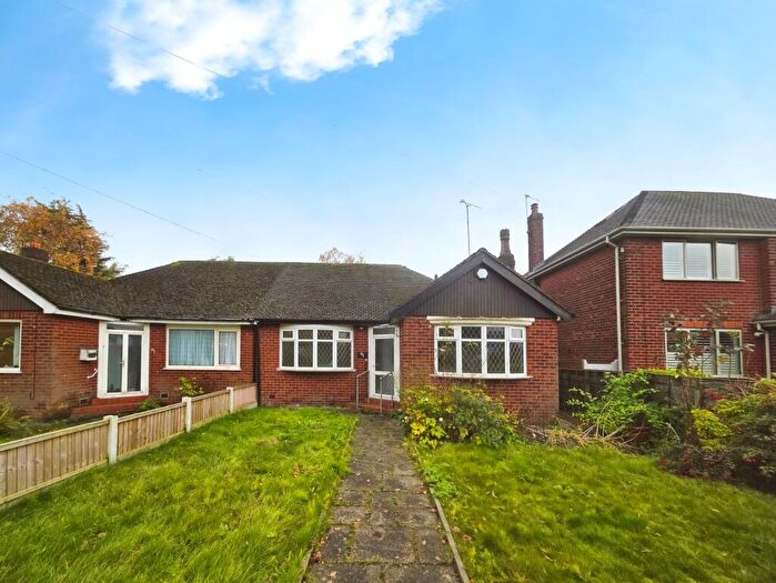 2 Bedroom Semi-Detached Bungalow To Rent In Bury Old Road, Whitefield, M45