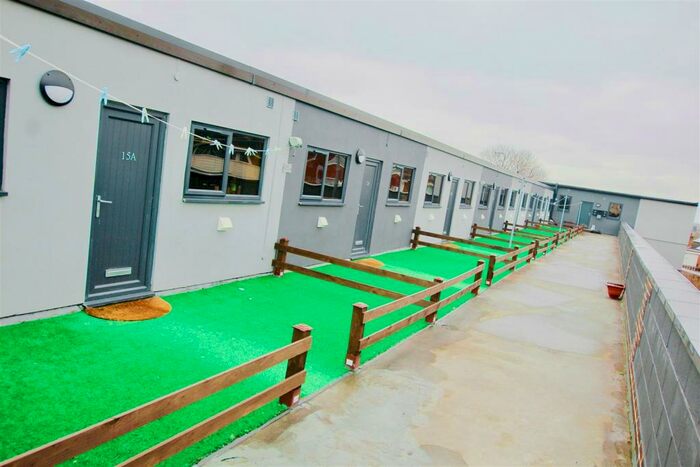 2 Bedroom Apartment To Rent In Old Brickyard, Carlton, Nottingham, NG3