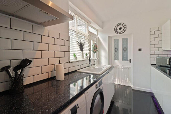 3 Bedroom Terraced House For Sale In West Street, Warsop Vale, Mansfield, NG20