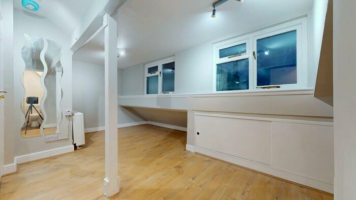 Studio To Rent In Kilburn High Road, NW6