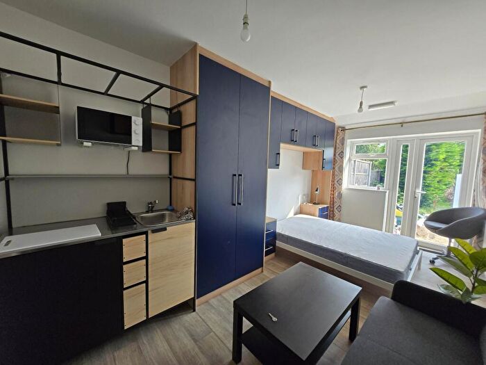 1 Bedroom Flat To Rent In Merrion Avenue, Stanmore, HA7