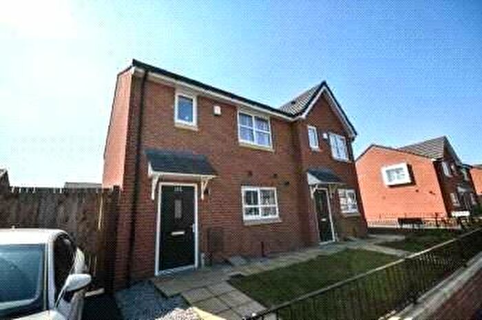 3 Bedroom Semi-Detached House To Rent In Darley Avenue, Cholrton, Manchester, M21