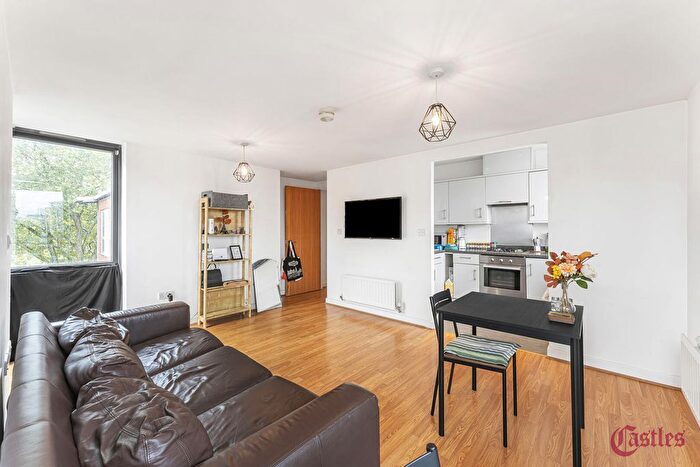 1 Bedroom Flat For Sale In Southwold Road, London, E5