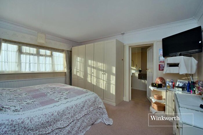 5 Bedroom Detached House For Sale In Kingsmead Avenue, Worcester Park, KT4