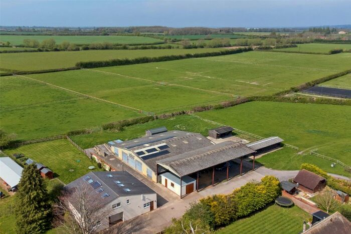 3 Bedroom Equestrian Facility To Rent In Henton, Chinnor, Oxfordshire, OX39