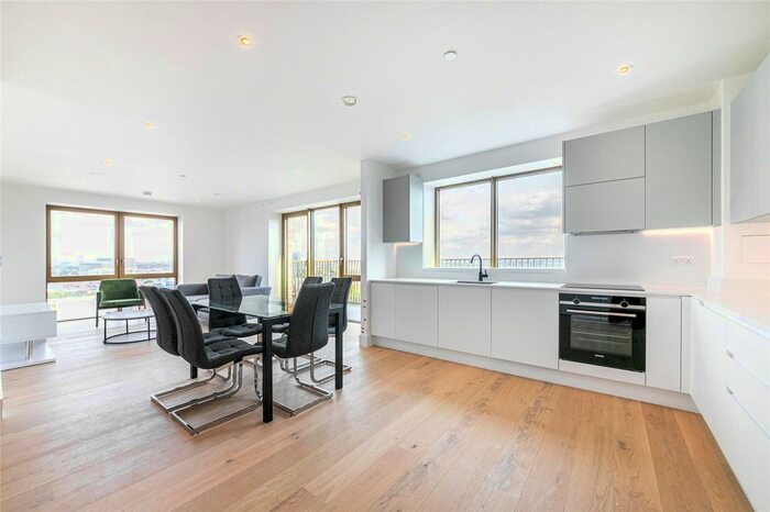 3 Bedroom Flat To Rent In Jasmine House, Verdo, Lionel Road South, London, TW8