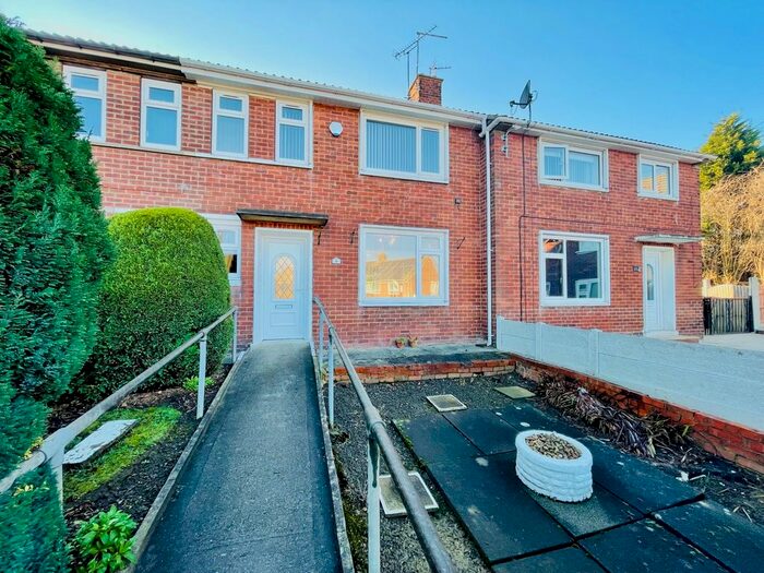 2 Bedroom Town House To Rent In Hollywell Close, Rawmarsh S62