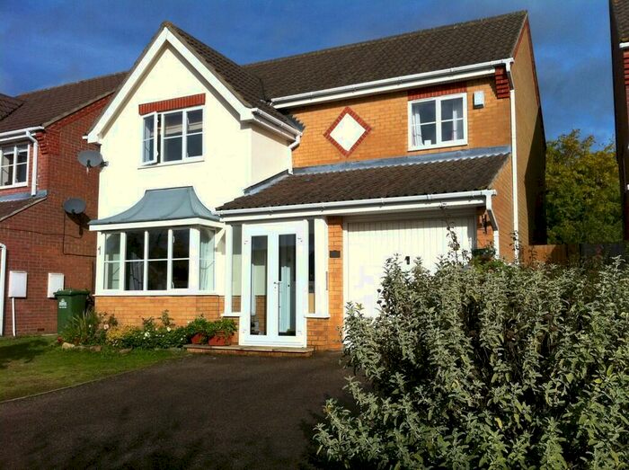 4 Bedroom Detached House To Rent In Bloomfield Road, Cheshunt, Waltham Cross, EN7