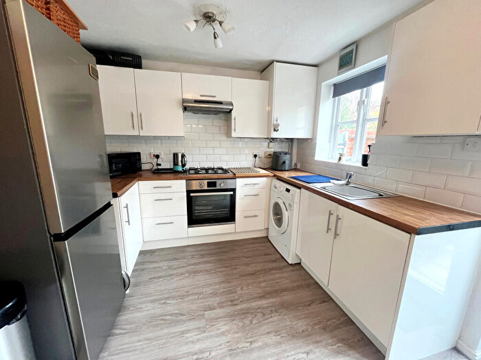 2 Bedroom House To Rent In Helegan Close, Orpington, BR6