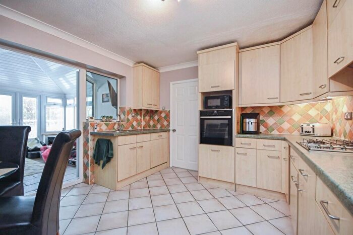 3 Bedroom Semi-Detached House For Sale In The Leas, Burnham-On-Crouch, CM0