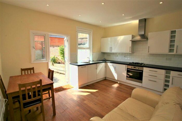 3 Bedroom Terraced House To Rent In Lydden Grove, London, SW18