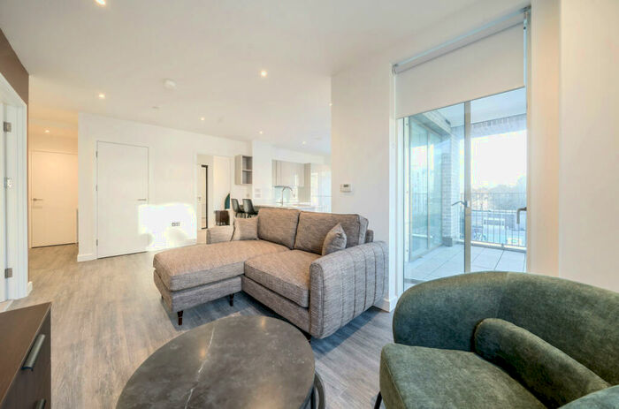 2 Bedroom Apartment To Rent In Thurlow Street, London, SE17