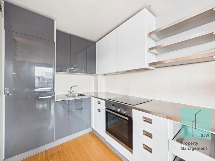 3 Bedroom Apartment To Rent In Deals Gateway, Dakota Building, SE13