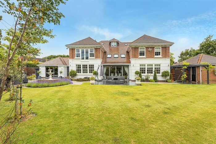5 Bedroom Detached House For Sale In Hatching Green Close, Harpenden, AL5