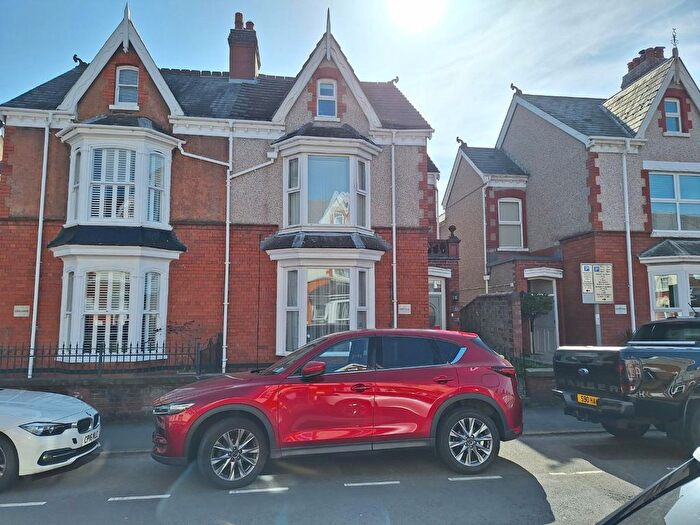 Studio To Rent In Ena Avenue, Neath, SA11