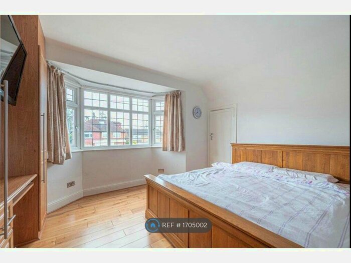 4 Bedroom Terraced House To Rent In Marsh Lane, London, NW7