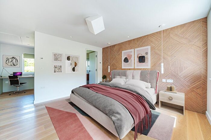 5 Bedroom Detached House To Rent In Abbotswood, Guildford, GU1