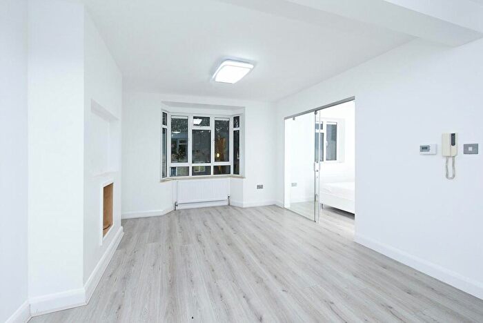 1 Bedroom Apartment To Rent In Maitland Park Road, London, NW3