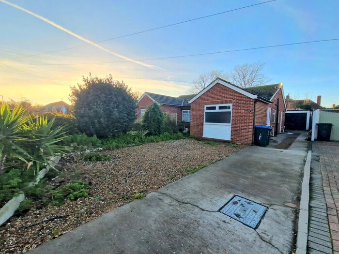 2 Bedroom Bungalow To Rent In Heathwood Drive, Ramsgate, CT11