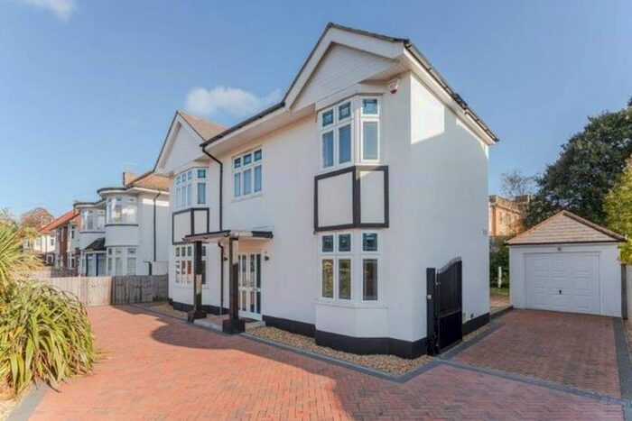 5 Bedroom Property To Rent In Cassel Avenue, Branksome Dene, Bournemouth, BH4