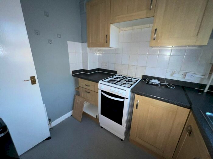 2 Bedroom Flat To Rent In Joel Street, Northwood Hills, Middlesex, HA6