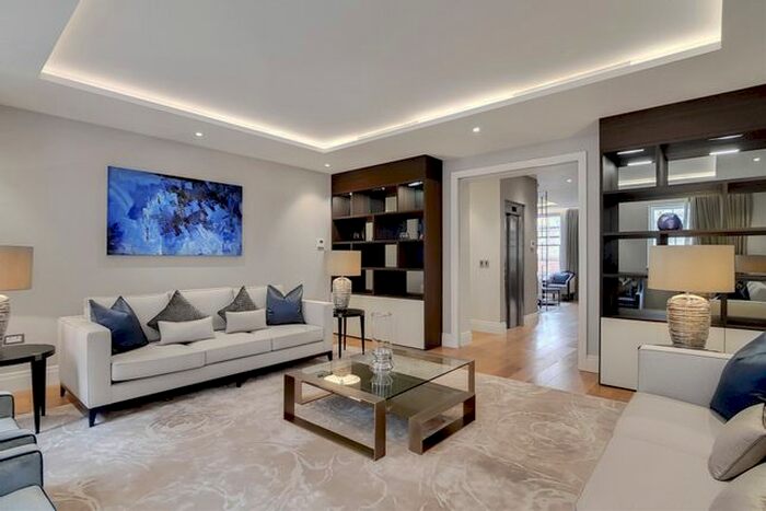 5 Bedroom Semi-Detached House To Rent In Woods Mews, London, W1K