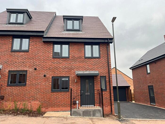 4 Bedroom Semi-Detached House To Rent In Vicar Wood Way, Derby, Derbyshire, DE22