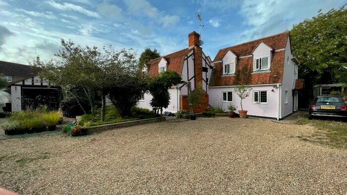 3 Bedroom Detached House To Rent In Pond Chase, Colchester, Essex, CO3