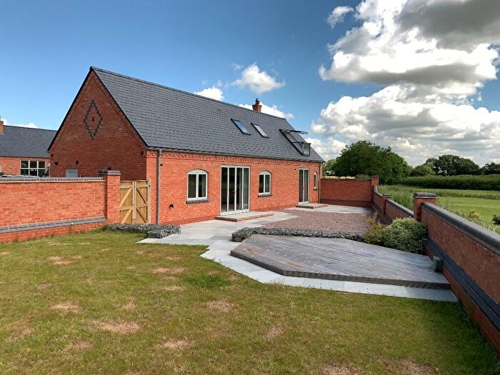 3 Bedroom Detached House To Rent In Main Street, CV7