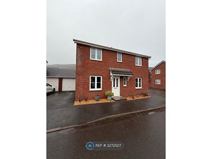 3 Bedroom Detached House To Rent In Marcroft Road, Port Tennant, Swansea, SA1