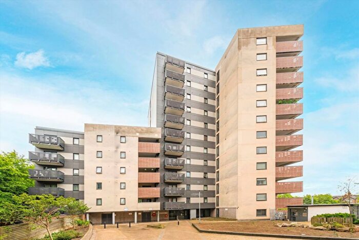 2 Bedroom Flat To Rent In The Avenue, West Ealing, W13