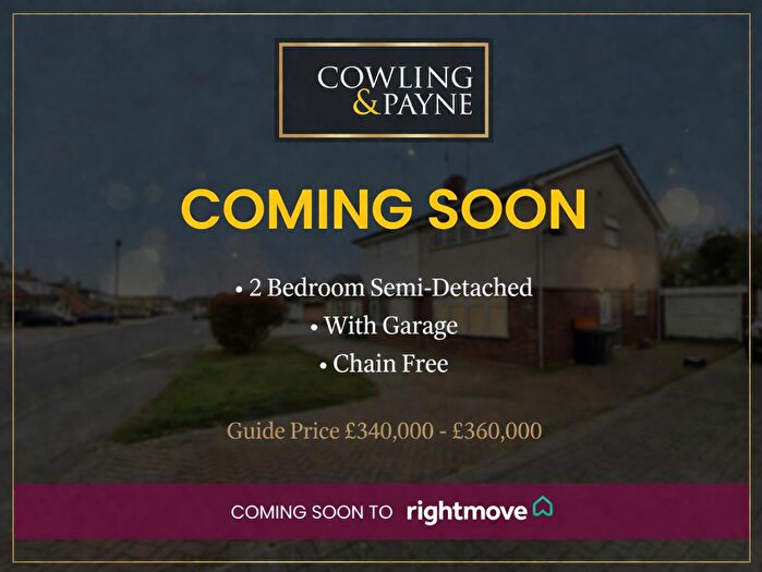 2 Bedroom House For Sale In Beauchamps Drive, Wickford, SS11