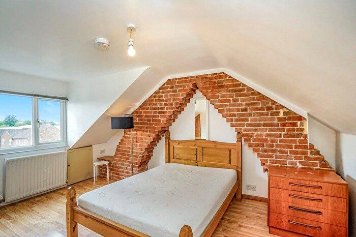 1 Bedroom Terraced House To Rent In Cambridge Street, HP20