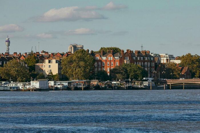 3 Bedroom House Boat To Rent In Cheyne Walk, Chelsea, SW10