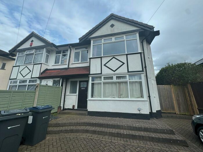 3 Bedroom House To Rent In Masshouse Lane, Kings Norton, B38