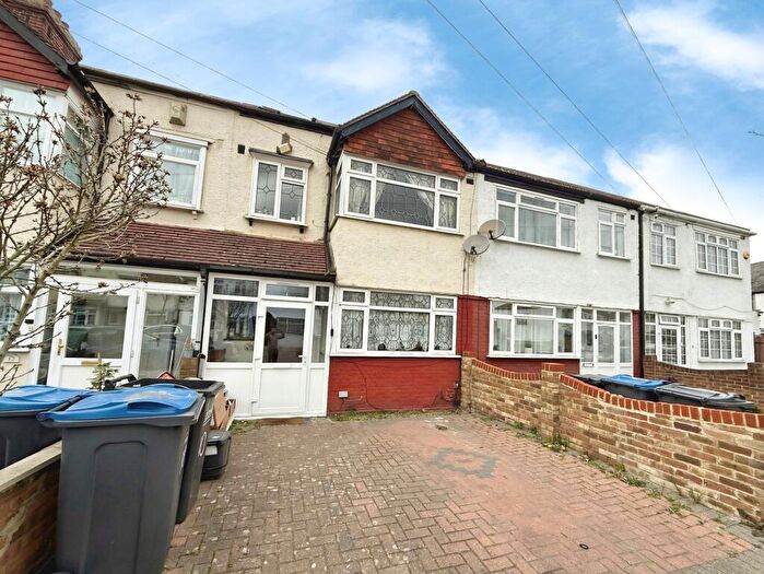 4 Bedroom Terraced House For Sale In Stonecroft Way, Croydon, CR0