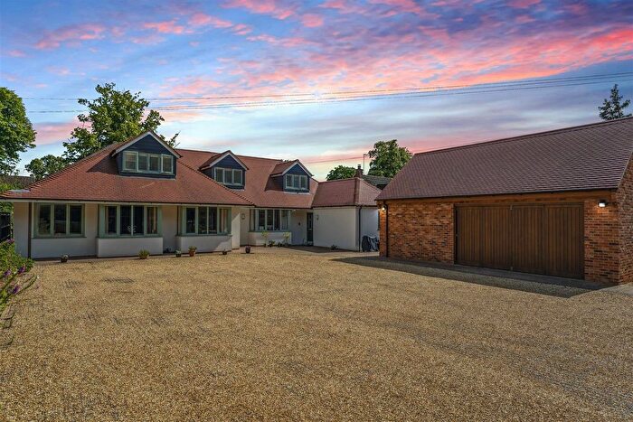 6 Bedroom Detached House For Sale In Bletchley Road, Stewkley, Buckinghamshire, LU7